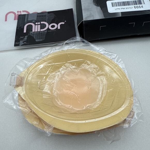 Niidor Adhesive Bra Strapless Sticky Invisible Push up Silicone Bra for Backless - Picture 13 of 16